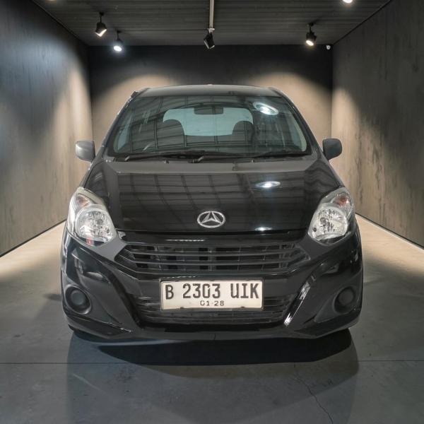 AYLA D 1.0 MT 2022 HITAM