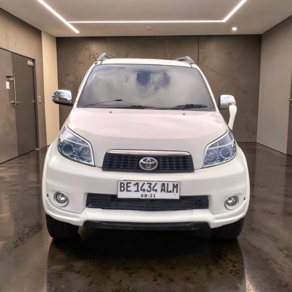 RUSH S TRD MATIC 1.5 2013 PUTIH