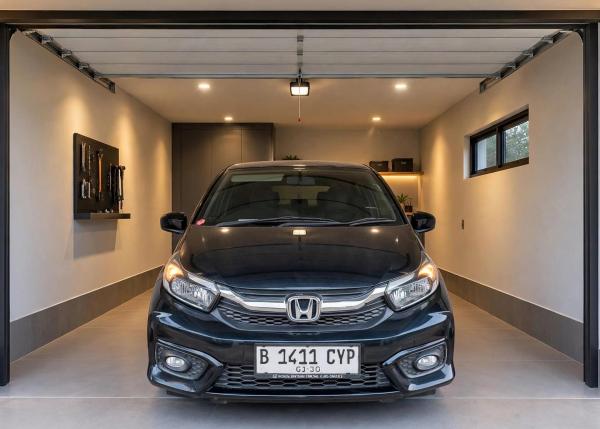 BRIO E 1.2 MATIC 2019 HITAM
