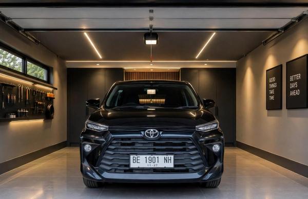 AVANZA E 1.3 MATIC 2022 HITAM